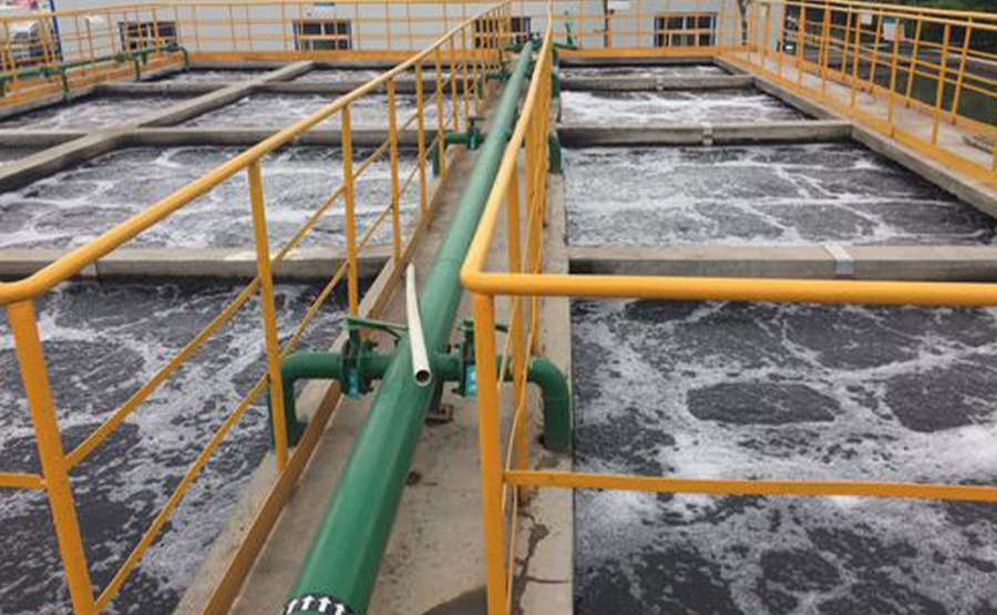 電鍍廢水重金屬污泥濃縮：耐腐蝕臥螺離心機大幅降低危廢處置費用