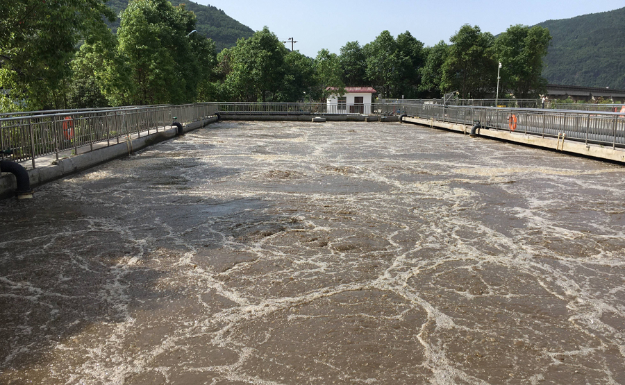 自來水廠排泥水處理,離心機跟板框壓濾機哪個更劃算?(圖1) 自來水廠排泥水處理,離心機跟板框壓濾機哪個更劃算?(圖1)